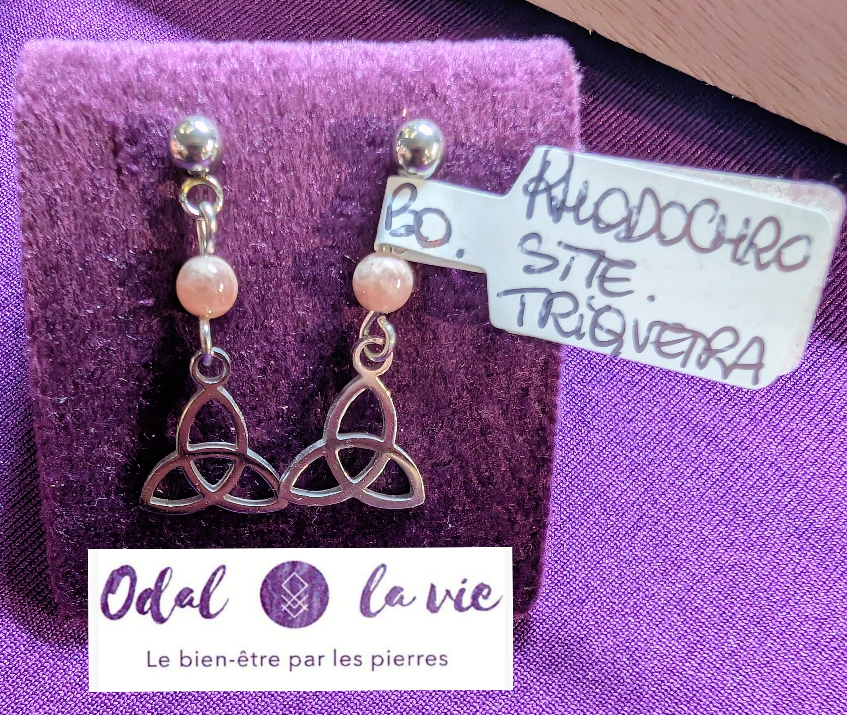 Boucles d'oreilles en Rhodochrosite, breloque triquetra (Noeud celtic)