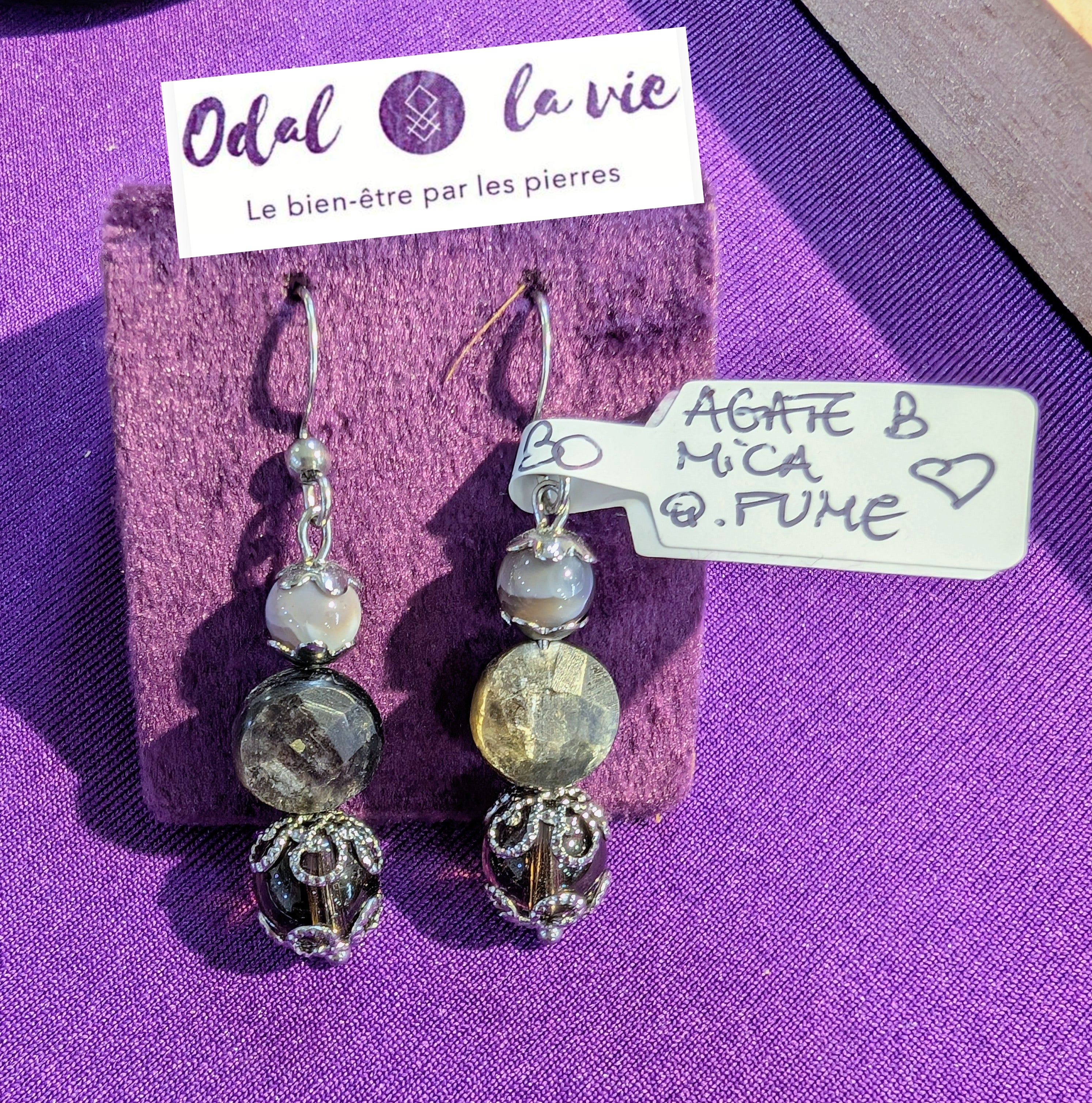 Boucle d'oreilles en agate du Botswana, quartz fumé et mica doré facettée